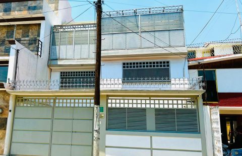 Casa en Renta en Col. Ex Hacienda del Rosario. Ideal Para Oficina o Escuela.